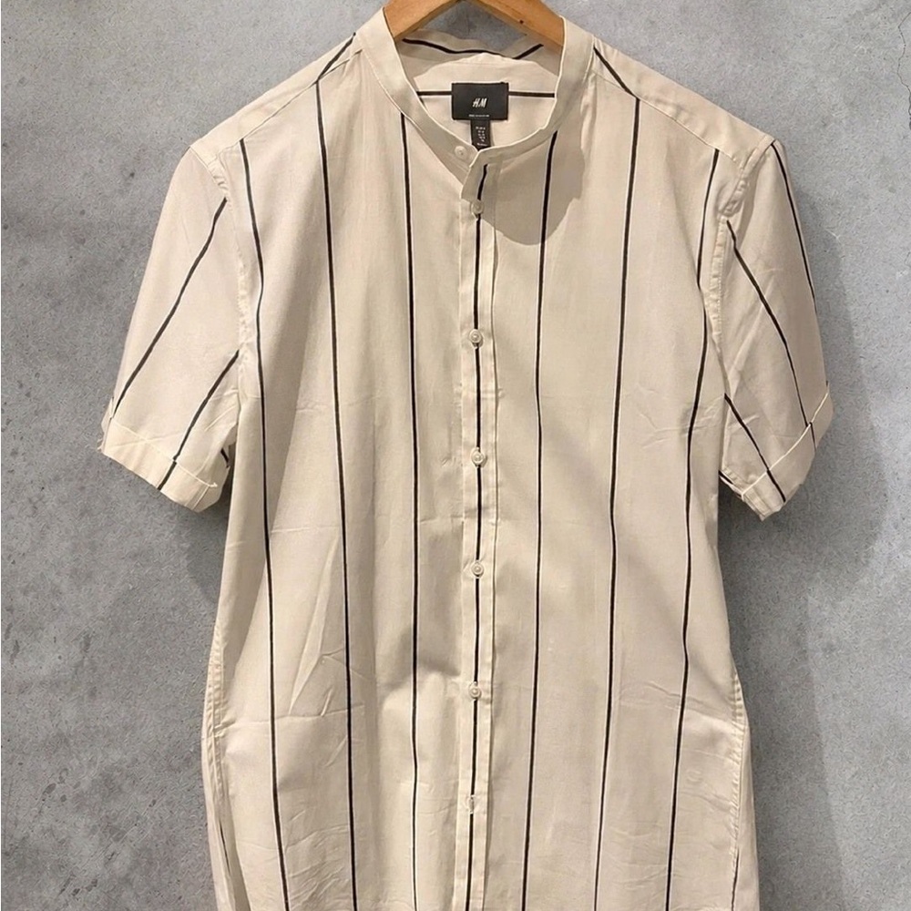 H&M Beige Short-Sleeve Band-Collar Shirt with Black Vertical Stripes